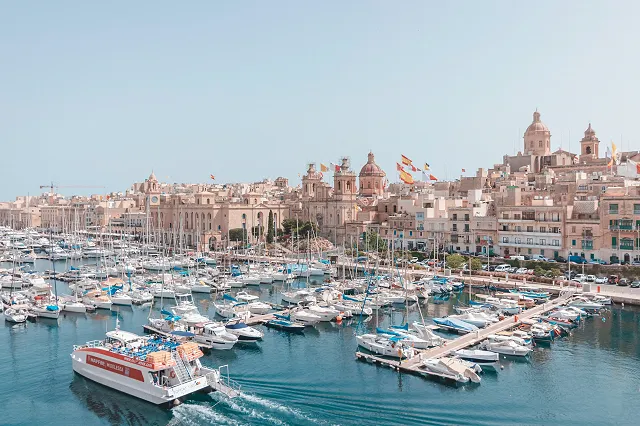 looking at the marina between Senglea and Vittoriosa, Malta