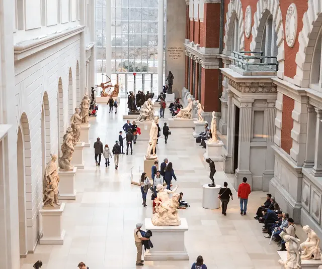 inside the met gallery nyc